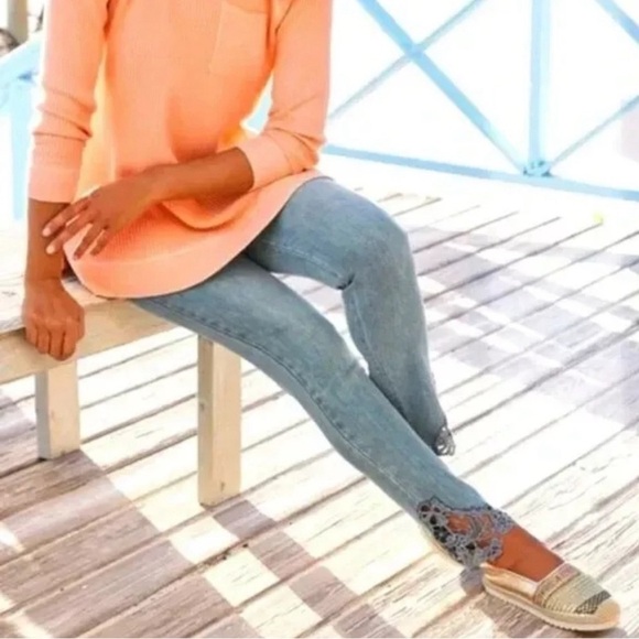 Soft Surroundings Denim - Soft Surroundings Touch of Lace Jeans Light Blue Wash Stretch size 10